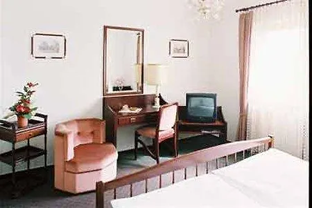 Garni Geisler Szálloda 3*